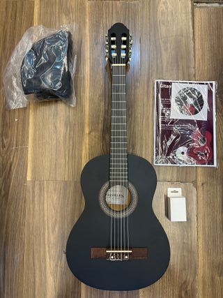 Navarrez NV16PK Starter Set guitarra clásica negro