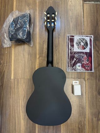 Navarrez NV16PK Starter Set guitarra clásica negro