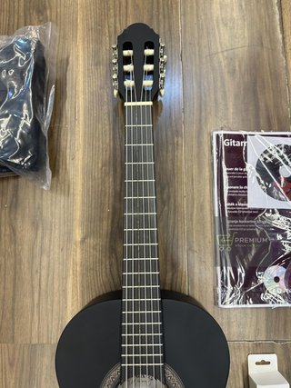 Navarrez NV16PK Starter Set guitarra clásica negro