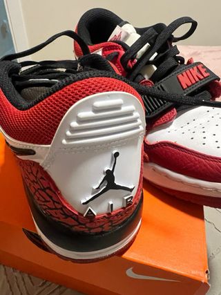 Zapatillas Jordan para niño como nuevas