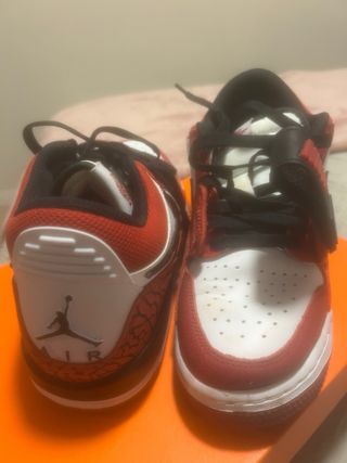 Zapatillas Jordan para niño como nuevas