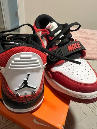 Zapatillas Jordan para niño como nuevas