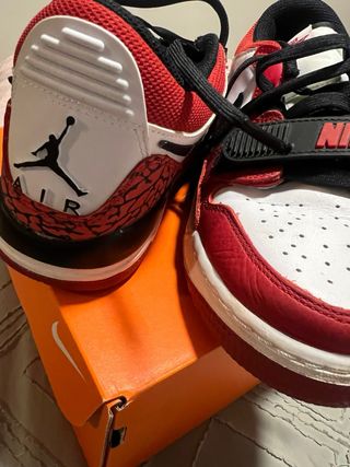 Zapatillas Jordan para niño como nuevas