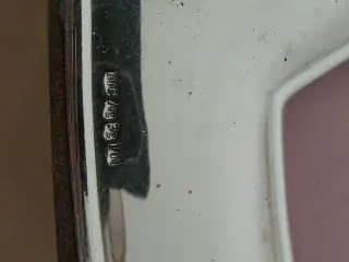 Cornice a forma di cuore in argento