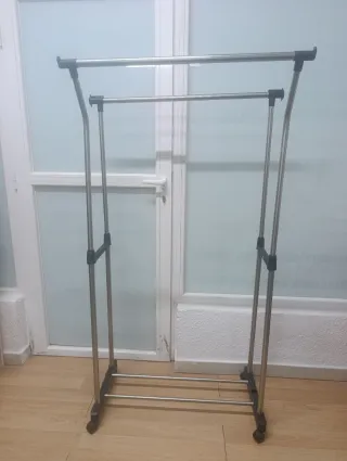 Burro perchero doble con ruedas