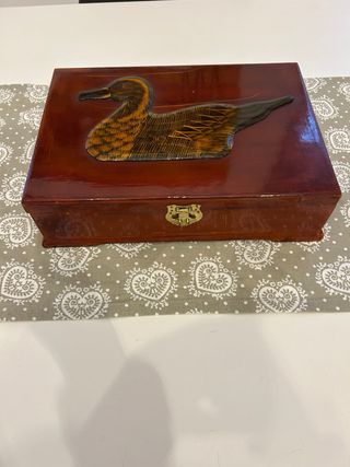 Cassetta porta oggetti decorata con anatra