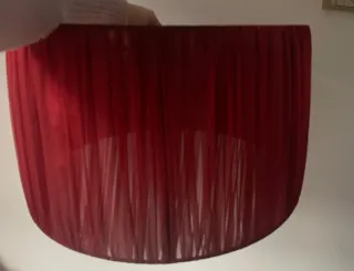 Lámpara de tela granate