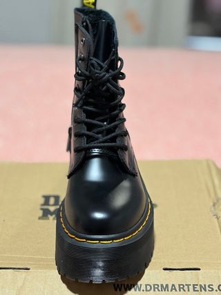 Botas Dr. Martens nuevas para chica