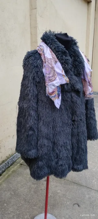 Pelliccia sintetica grigia XL