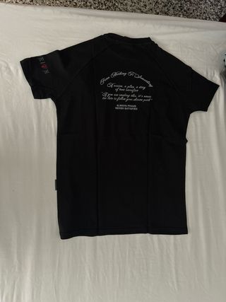 Camiseta Hoodrich XS Negra Nueva Precio negociable