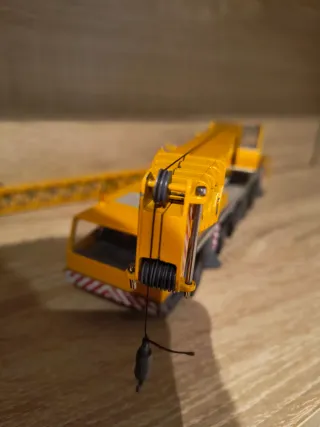 Grúa Liebherr conrad 1:50