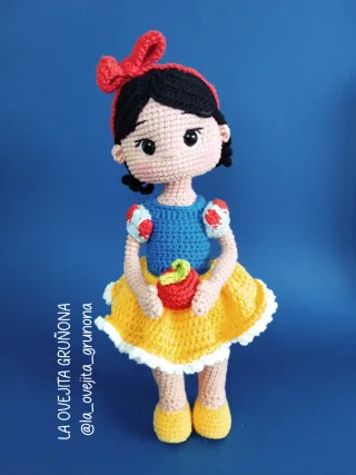 Muñeca Blancanieves Amigurumi