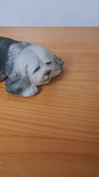 Figura perro decorativa