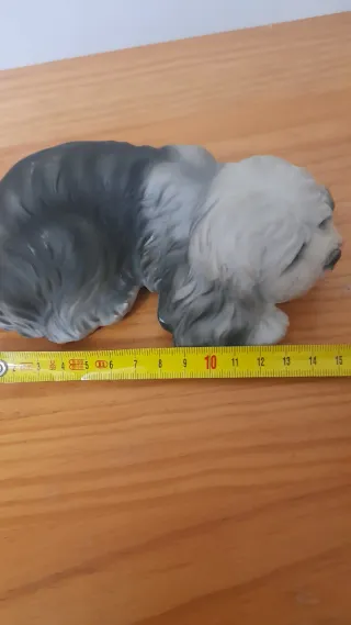 Figura perro decorativa