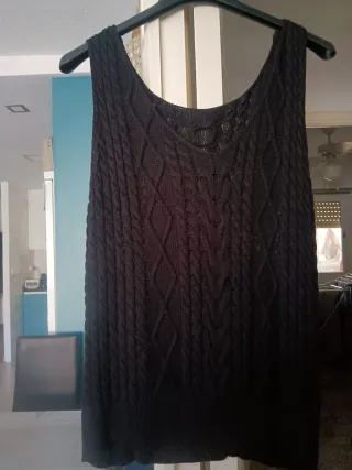 Camiseta de tirantes negra tejida