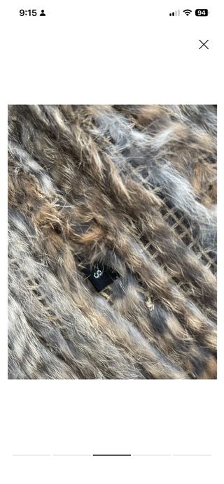 Chaleco corto de conejo con cuello de zorro