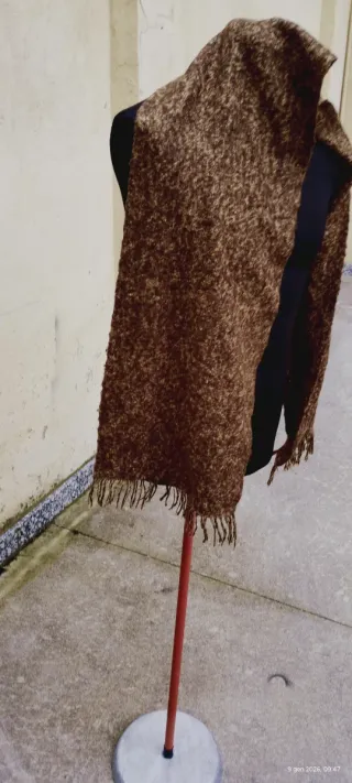 Sciarpa in lana marrone calda