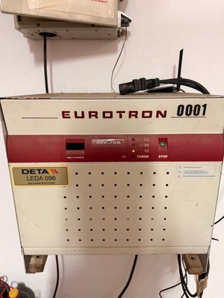 Retráctil Yale MR16 con cargador