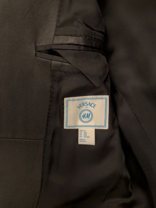 Abrigo Versace x H&M Edición Limitada