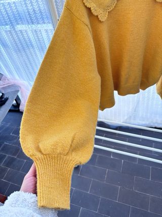 Jersey amarillo cuello Peter Pan