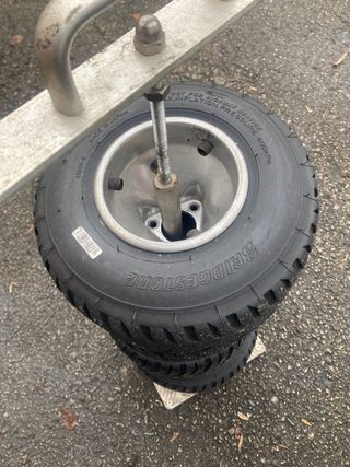 Llantas de kart con neumáticos de agua