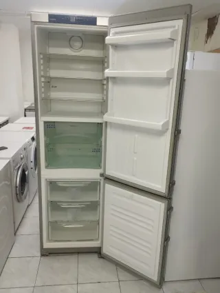 NEVERA LIEBHERR plateada