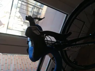 Bicicleta Orbea Aqua Negra y Blanca