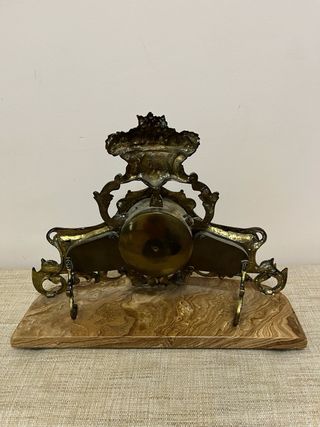 Reloj de sobremesa de bronce y mármol