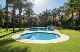Casa pareada en alquiler en Lomas de Marbella Club - Puente Romano en Marbella