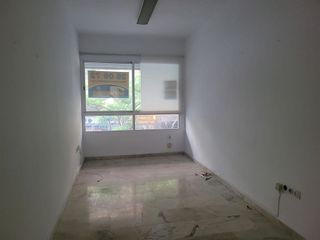 Oficina en alquiler en Pardaleras en Badajoz