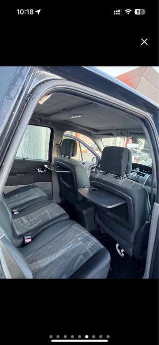 Renault Scenic averiada