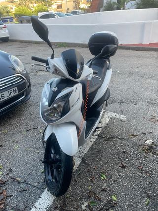 Moto Symphony 125 SR ES Blanca 6500 Km año  2024