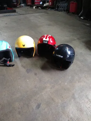 Cascos de esquí varios colores
