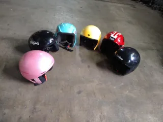 Cascos de esquí varios colores