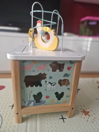 Cubo de actividades infantil