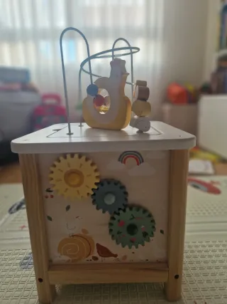 Cubo de actividades infantil