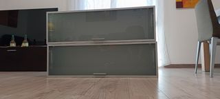 Mobili soggiorno rovere moro con ante in vetro