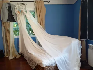 Vestido de Novia Sirena Talla 36 St Patrick y capa