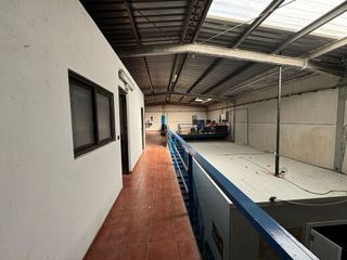 Nave industrial en venta en La Paz en Alcalá de Guadaira