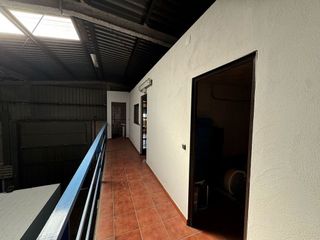 Nave industrial en venta en La Paz en Alcalá de Guadaira