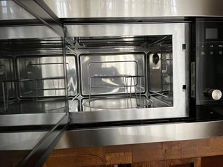 Microondas Teka con encastre en Acero Inoxidable