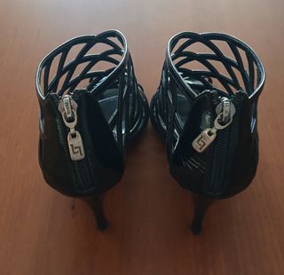 Sandalias Gloria Ortiz Piel Negras T.39