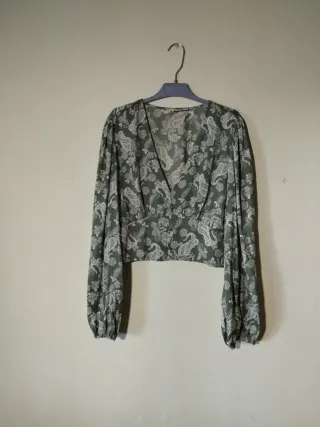 Blusa verde con estampado paisley talla L