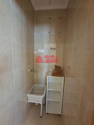 Oficina en alquiler en Las Bayas en Elche