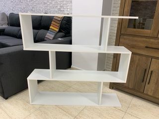 Estantería blanca de madera