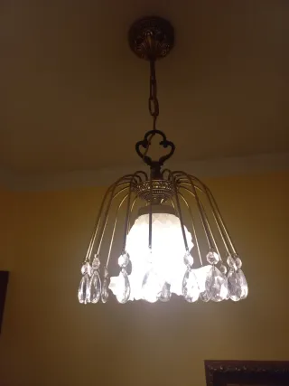 Lámpara de techo colgante dorada con cristales