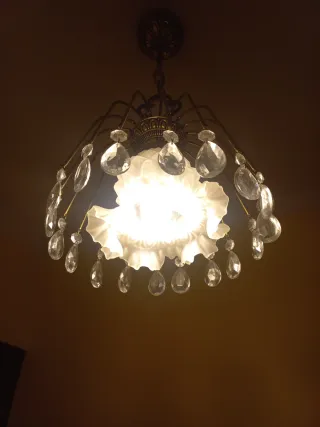 Lámpara de techo colgante dorada con cristales