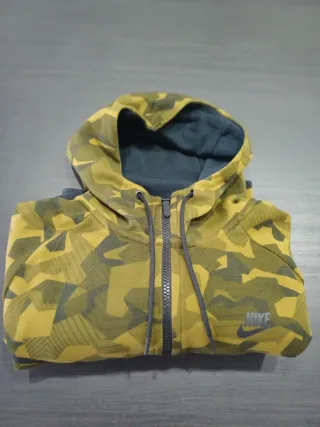 Chaqueta Nike Tech Fleece Olive Camo