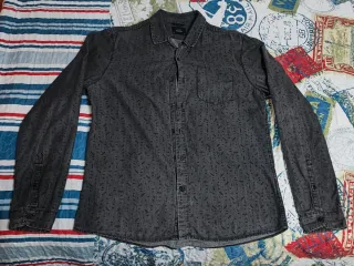 Camisa gris estampada manga larga