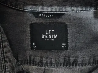 Camisa gris estampada manga larga